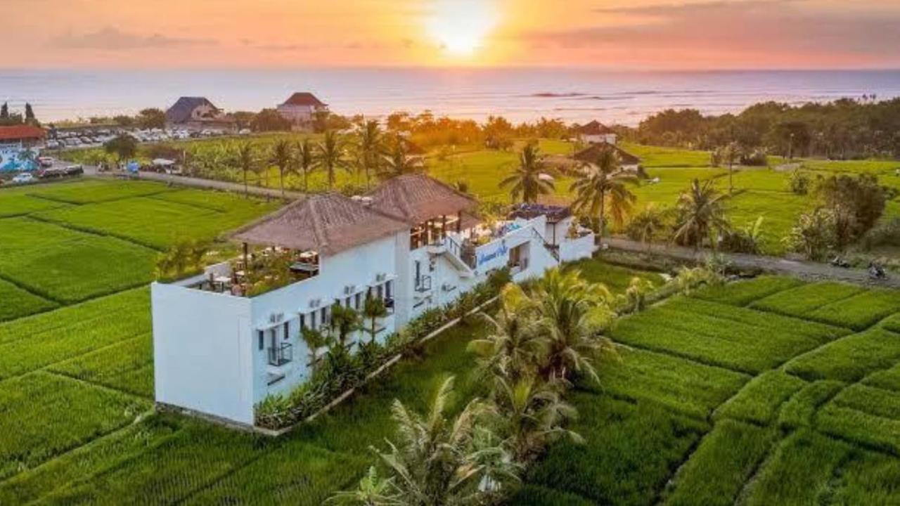 Swell Hotel, Pool Bar & Restaurant Hostel Tanah Lot (Bali)