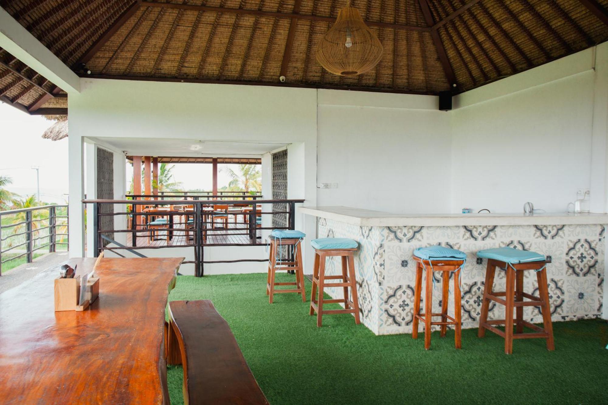 Hostel Swell Hotel, Pool Bar & Restaurant