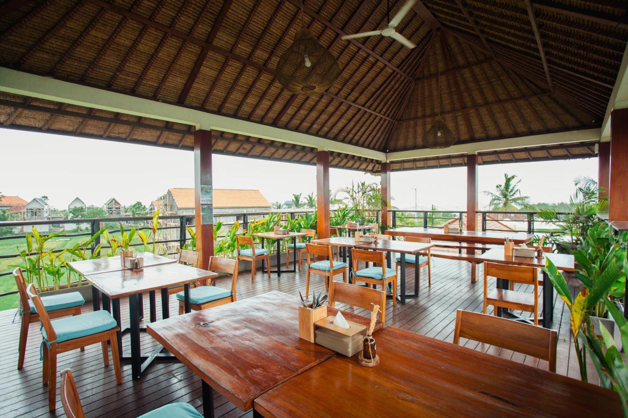 Swell Hotel, Pool Bar & Restaurant Tanah Lot