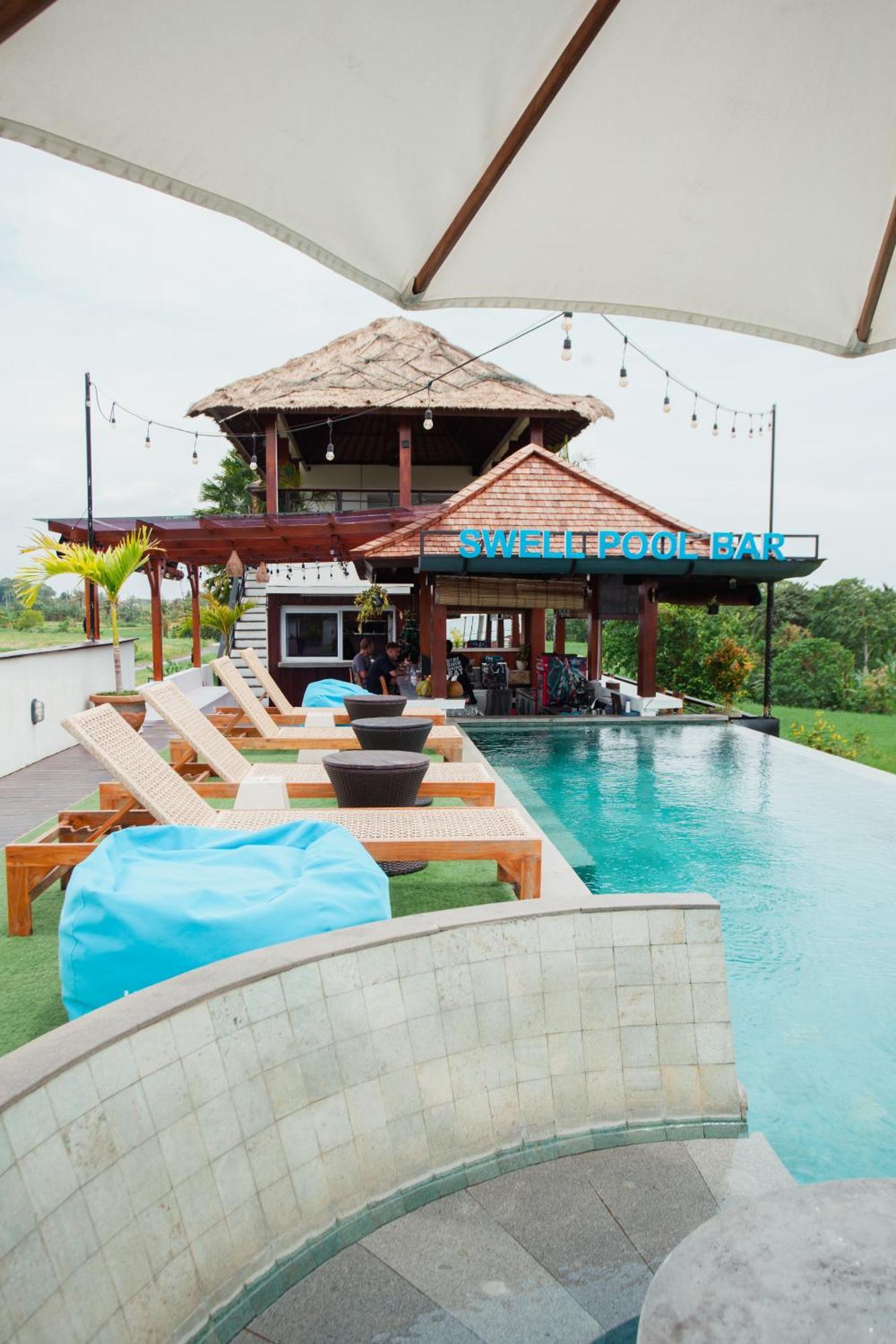 Hostel Swell Hotel, Pool Bar & Restaurant